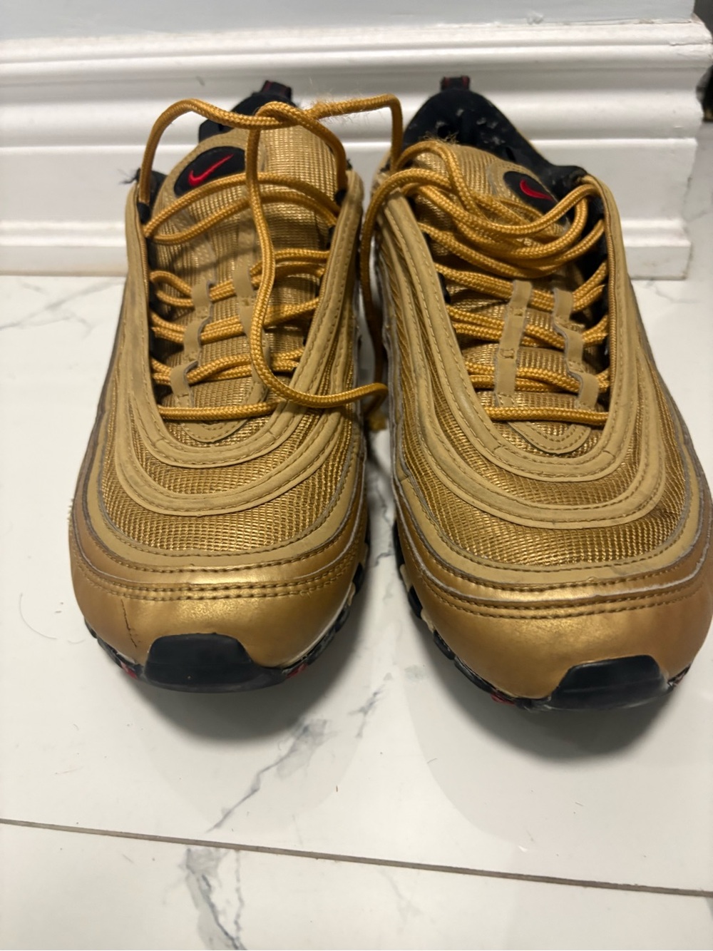 Nike Men’s Gold Athletic Sneakers with Red Swoosh